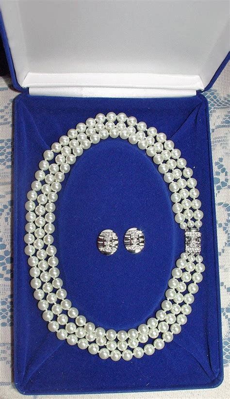 jackie kennedy original triple pearl necklace chanel|jackie kennedy pearls reproduction.